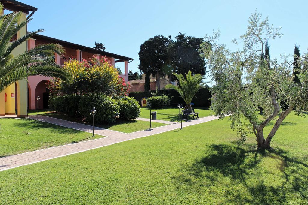 Le Corti Del Sole Residence Venturina Terme Exterior foto